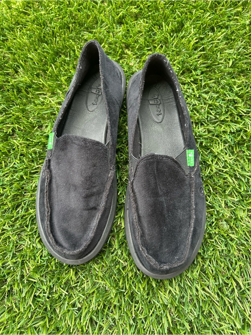 Women’s 6 Black Suede Slip-On Loafers - Sanuk